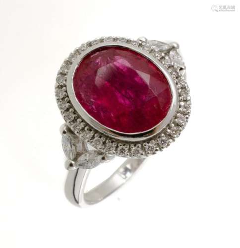 14ct White Gold Ruby Dress Ring. Accompanied by GSL report o...