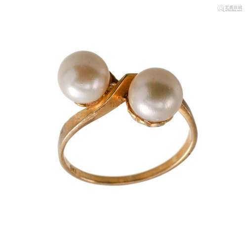 9ct Yellow Gold Cultured Pearl Ring Crossover design set wit...