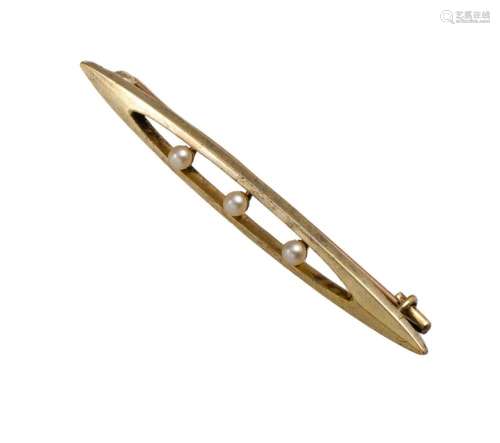 14ct Yellow Gold & Pearl Brooch Elliptical bar with open...