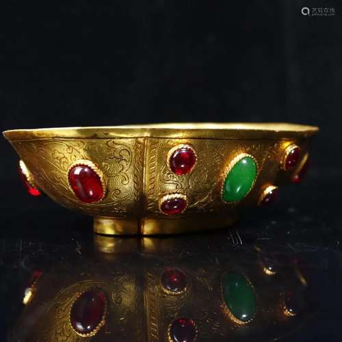 A Gilt-Bronze Gem-Inlaid Floral-Rimmed Bowl