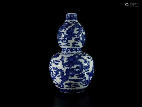 A Rare Blue and White Dragon Pattern Double-gourd Vase