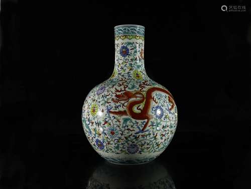 A Doucai Dragon Pattern ' Flower' Globular Vase