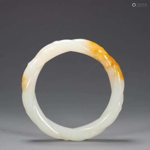 A Hetian Jade Fluted Bangle