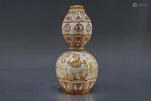 A Wucai Octagonal Gourd-Shaped Vase