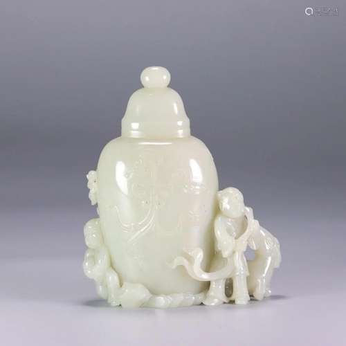 A Hetian Jade 'Auspicious Beast& Boys' Vase