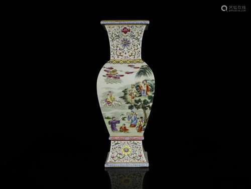 A Delicate Famille-rose Square Vase