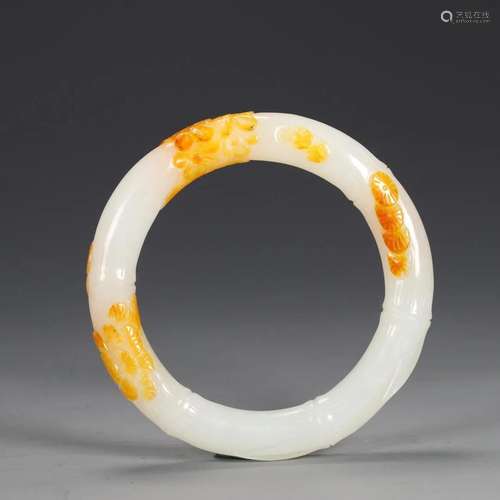 A Hetian Jade 'Pine' Bangle