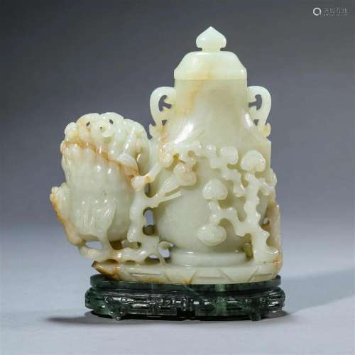 Carved Jade Lingzhi and Foshou Vase and Cover