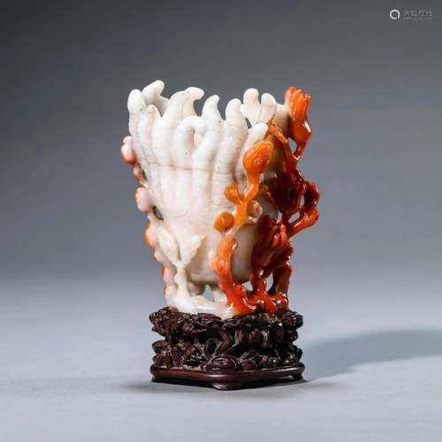 Carved Agate Buddha Hand and Linzhi Ornament