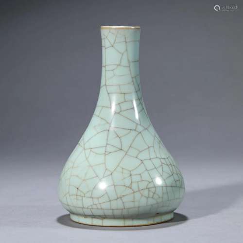 Guan Type Bottle Vase