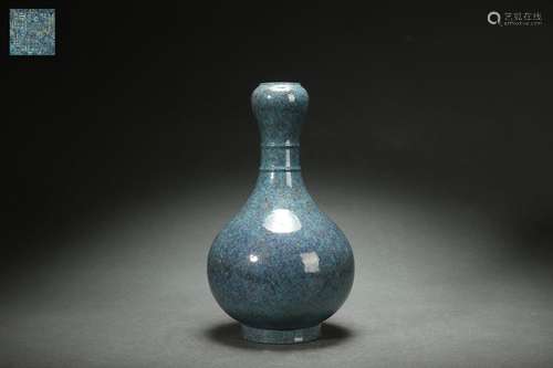 Jun Kiln-style Glazed Garlic-shaped Vase, Qianlong Reign Per...