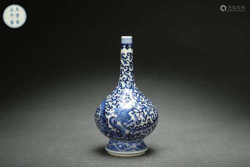 Blue-and-white Gall-shaped Vase with Interlaced Lotus and CH...