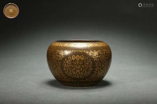 Wucai (Polychrome) Bowl with Gold Outlining and Interlaced L...