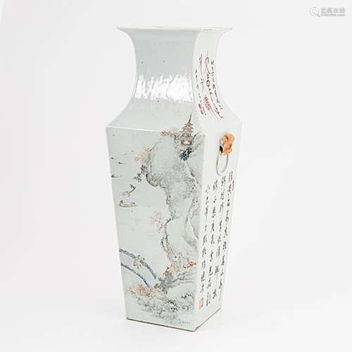 A Chinese square caligraphy vase, around 1900.