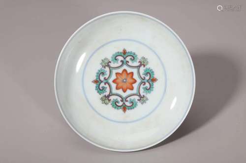 Doucai Flower Plate