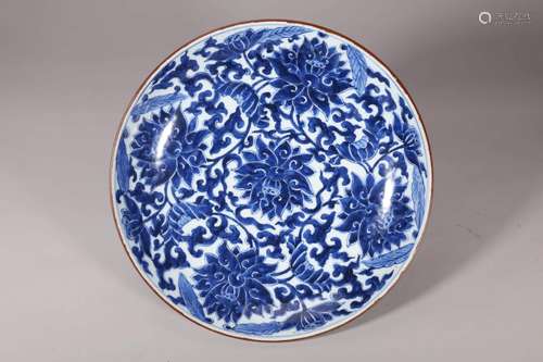 Blue and White Interlocking Lootus Plate