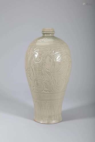 Yaozhou Kiln Incised Meiping Vase