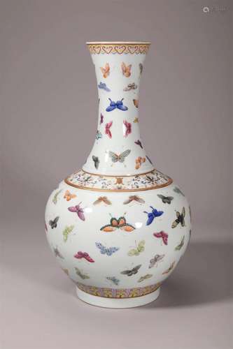 Famille Rose Hundred Butterflies Vase