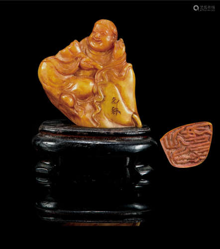 寿山石雕童子印章  配木座  元珠款