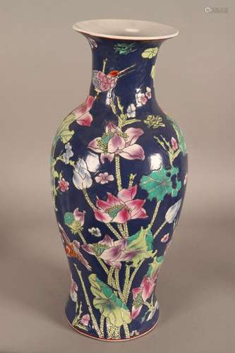 Large Chinese Porcelain Vase,