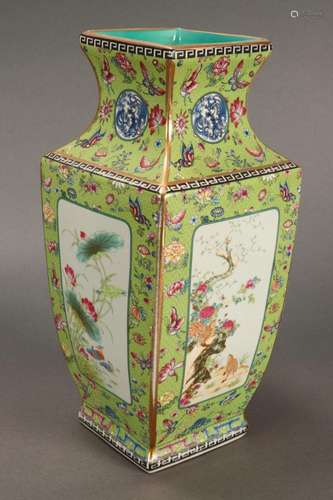 Chinese Porcelain Vase,