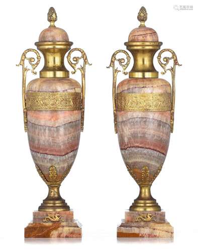 (T) A pair of Neoclassical marble cassolettes, with