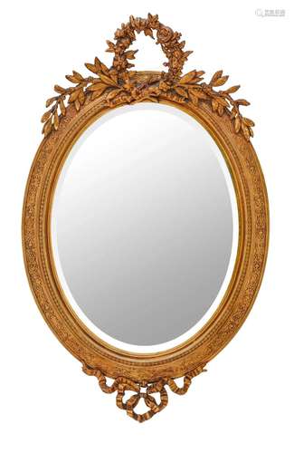 (T) A Neoclassical gilt wooden wall mirror, 82 x 133