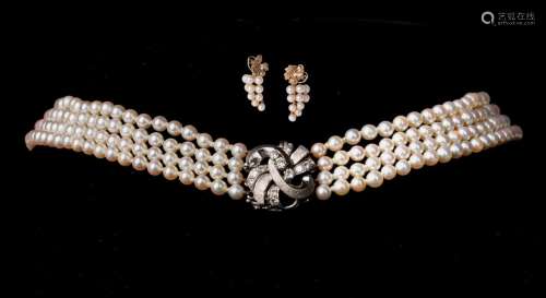 (T) A collection of gold and pearl jewellery,