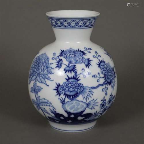 Vase - Meissen, 20.Jh., Porzellan, unterglasurblauer Dekor m...