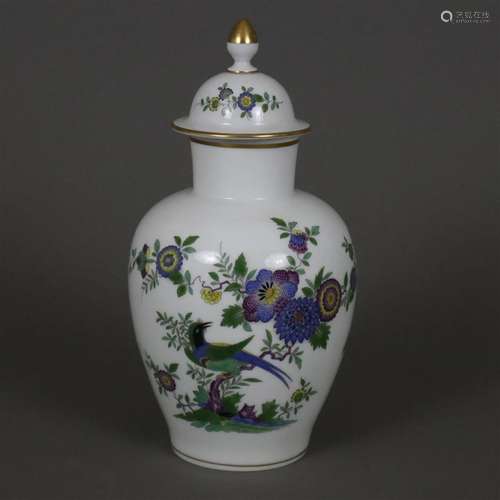 Deckelvase - Meissen, 20.Jh., Porzellan, polychromer Dekor &...