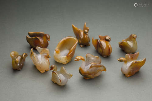 A set of Agate Ornament from Ming