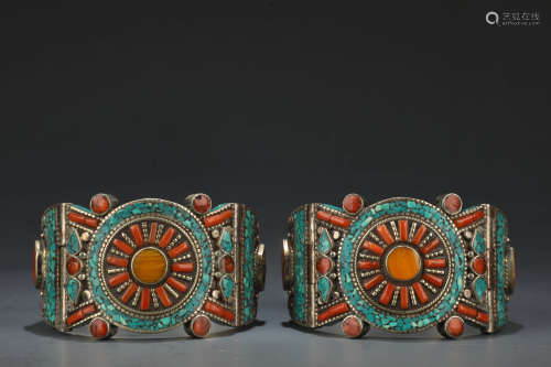 A pair of Gems Bracelet from Tibet