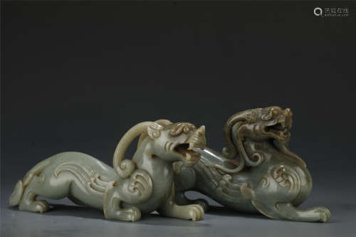 A Pair of Jade Dragon Ornament from Han