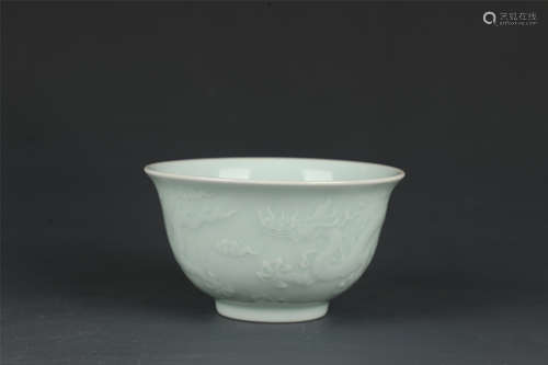 Bean Green Glazed Kiln Bowl in Dragon Grain from Qing