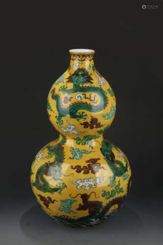 Yellow Based Tri-colored Calabash Vase from Qing