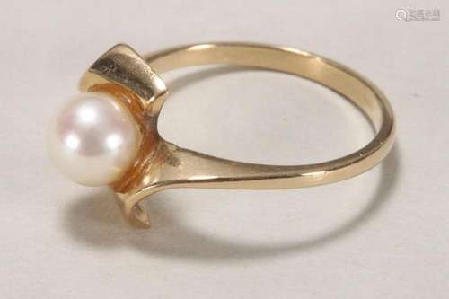 14ct Gold Pearl Ring,