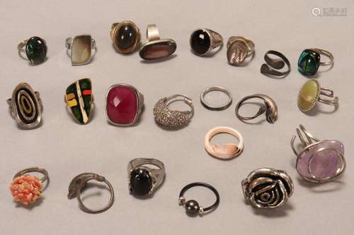 Quantity of Assorted Costume Rings,