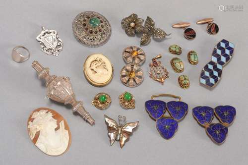 Quantity of Jewellery,