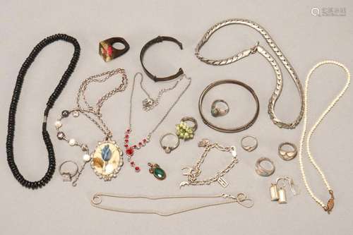 Bag of Assorted Jewellery,