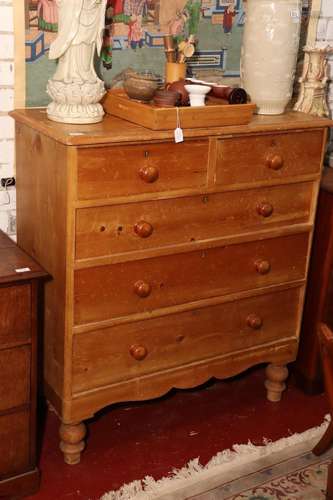 Pine Chest of Drawers,