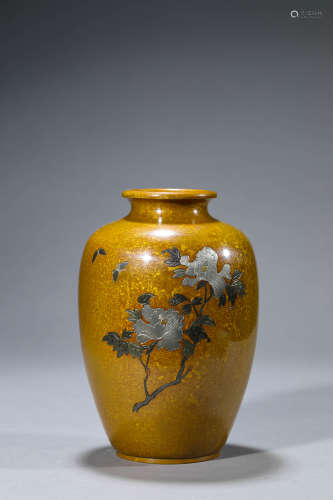 銅花瓶
