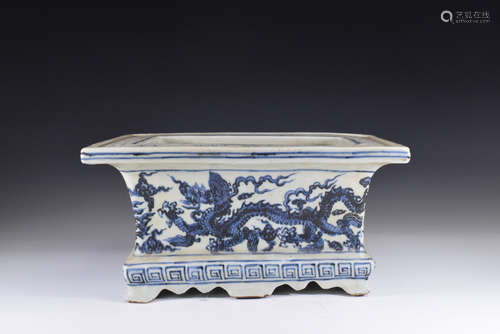 Chinese Blue and White Porcelain Pot