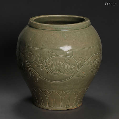 CHINA'S SUI DYNASTY XIANGZHOU WARE CELADON CARVED LARGE POT