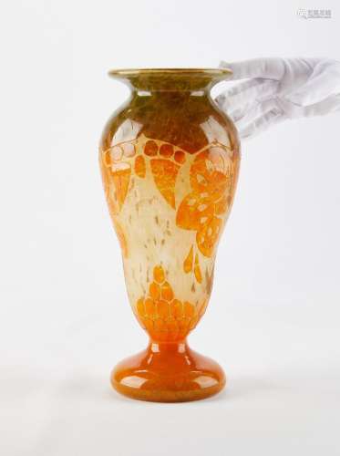 Schneider La Verre Francais Art Deco Cameo Vase