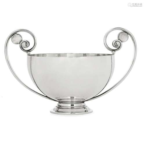 JOHAN ROHDE (1856-1935) POUR GEORG JENSEN A small silver cup...