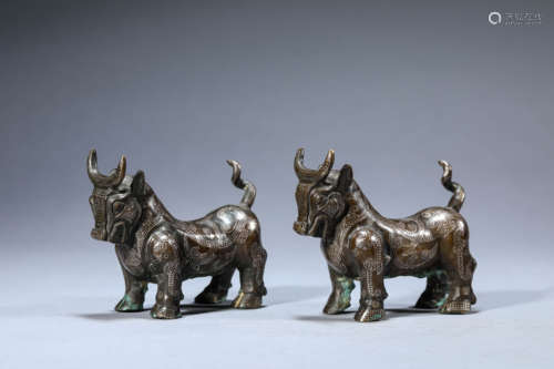 A Pair of Chinese Bronze Silver Inlaid Bulls