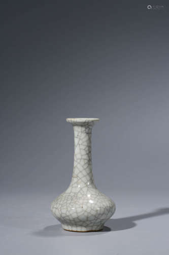 A Chinese Porcelain Gre-Type Vase Marked Cheng Hua