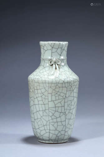 A Chinese Porcelain Guan-Type Lobed Vase Marked Qian Long