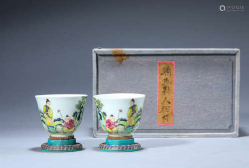 A Pair of Chinese Porcelain Famille Rose Cups Marked Kang Xi