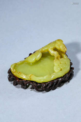 A Chinese Yellow Jade Pine Tree Washer and Stand